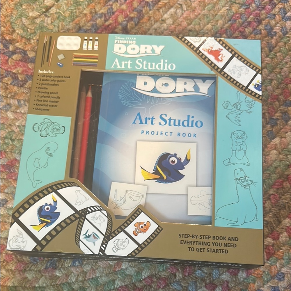 Disney Pixar Finding Dory Art Studio Drawing Kit 2016 book & supplies